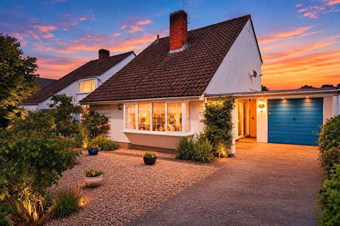 2 Bedroom Detached Bungalow For Sale In Spearcey Lane, Trull, Taunton, TA3