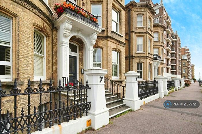 1 Bedroom Flat To Rent In Grand Avenue, Hove, BN3