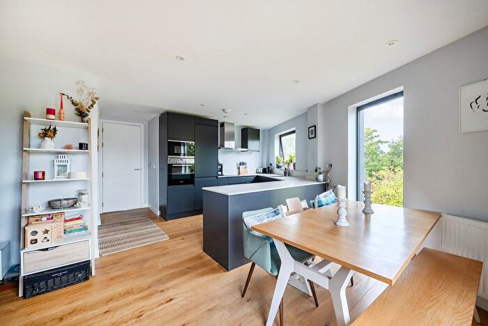 3 Bedroom Flat For Sale In Grove Vale, London, SE22