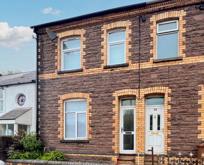 3 Bedroom End Of Terrace House To Rent In St. Mary Street, Risca, Newport, NP11