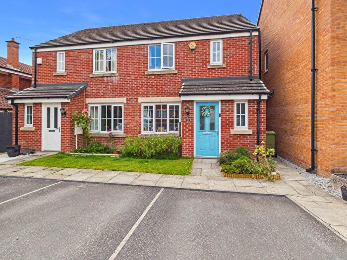 3 Bedroom Semi Detached House For Sale In Holme Farm Way, Pontefract, WF8