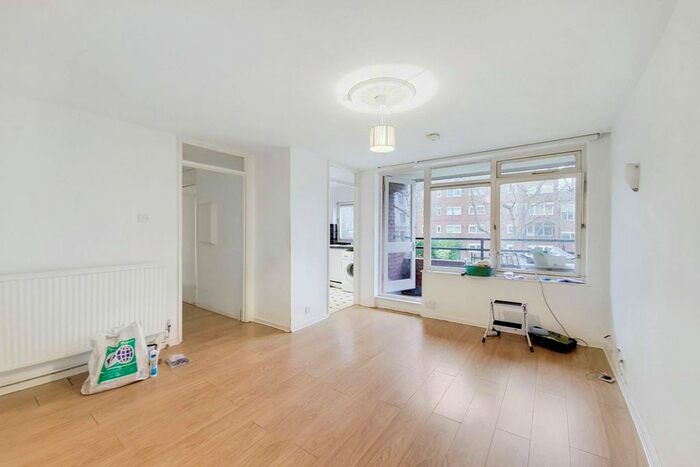 1 Bedroom Flat To Rent In Ollgar Close, Shepherd's Bush, London W12