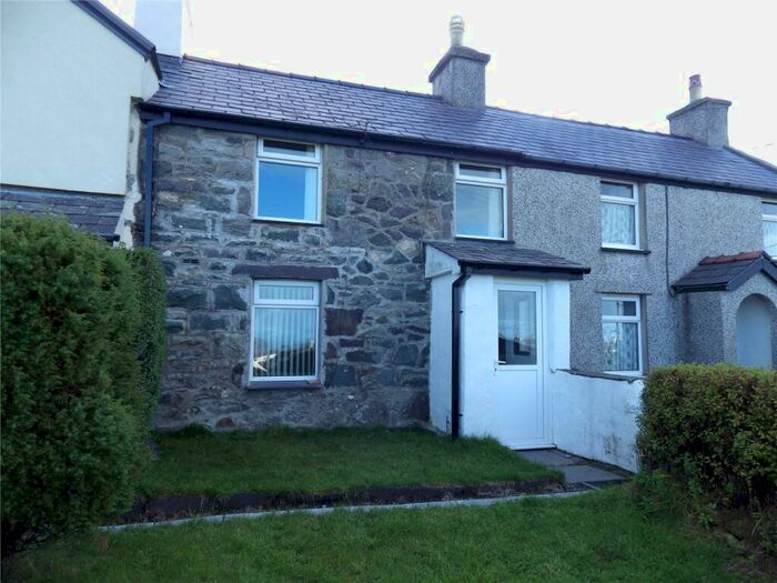 3 Bedroom Terraced House To Rent In Bron Arfon, Carmel, Caernarfon, Gwynedd, LL54