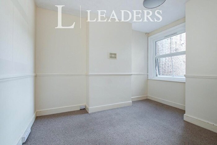 2 Bedroom Flat To Rent In Queens Road, Westbourne, BH2
