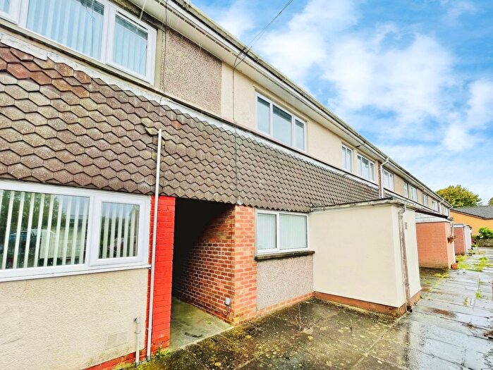 2 Bedroom Flat To Rent In Rhymney Close, Rassau, Ebbw Vale, NP23