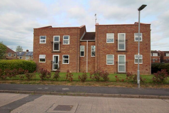 2 Bedroom Flat To Rent In Broughton Grange, Swindon, SN3