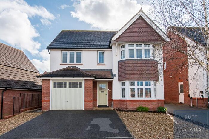 4 Bedroom Detached House For Sale In Woodland Drive, Exeter, EX2
