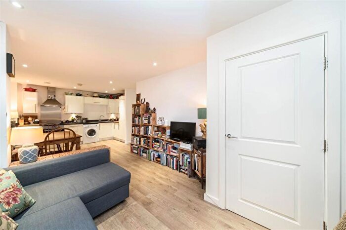 1 Bedroom Flat For Sale In Sancroft Street, Kennington, SE11
