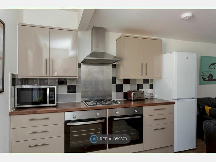 6 Bedroom Terraced House To Rent In Southsea, Portsmouth, PO5