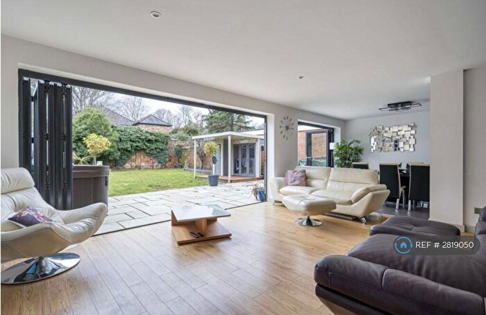 5 Bedroom Semi-Detached House To Rent In Sheldons Road, Hook, RG27