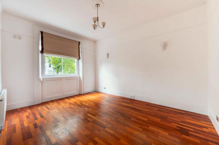 2 Bedroom Flat To Rent In Arundel Gardens, Notting Hill, London, W11