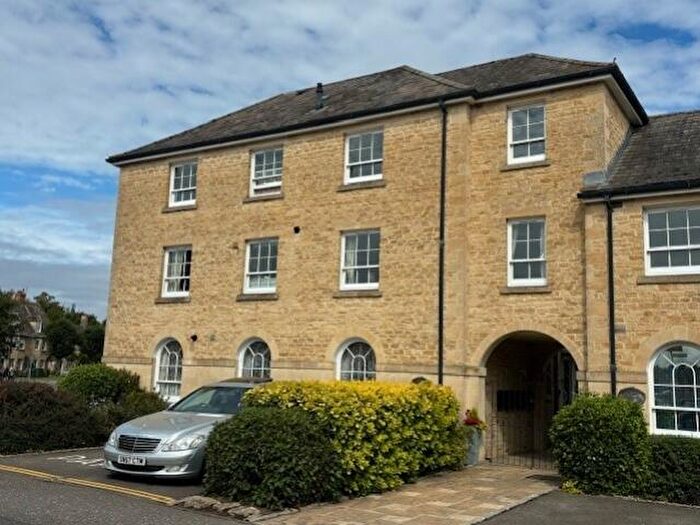 2 Bedroom Flat To Rent In Thornberry, Market Square, Bampton, OX18