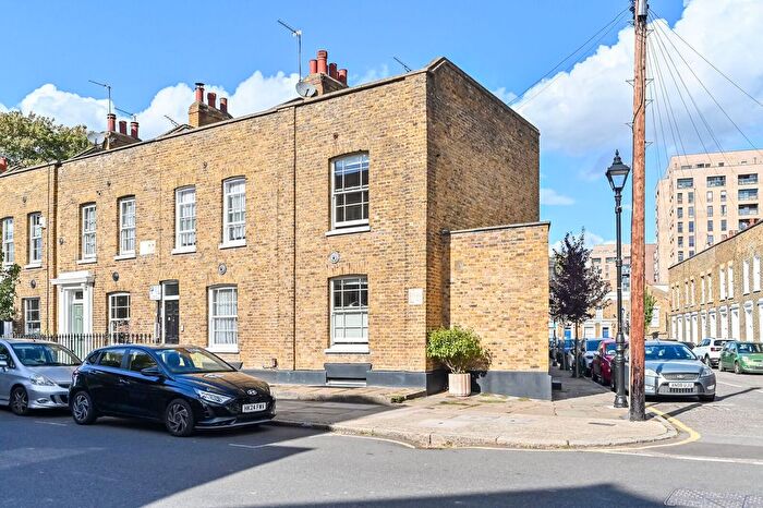 3 Bedroom End Terrace House For Sale In Salmon Lane, Limehouse, London, E14