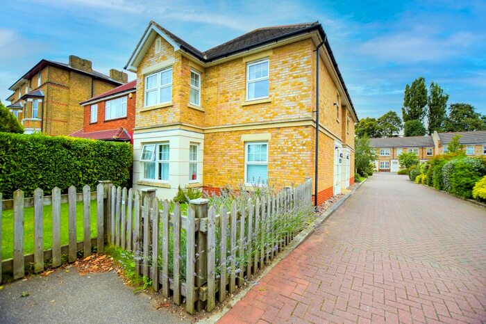 1 Bedroom Flat To Rent In Sandringham Mews, Oldfield Road, Hampton TW12