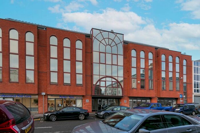 1 Bedroom Flat To Rent In Chiltern House, - King Street, Watford, Hertfordshire, WD18