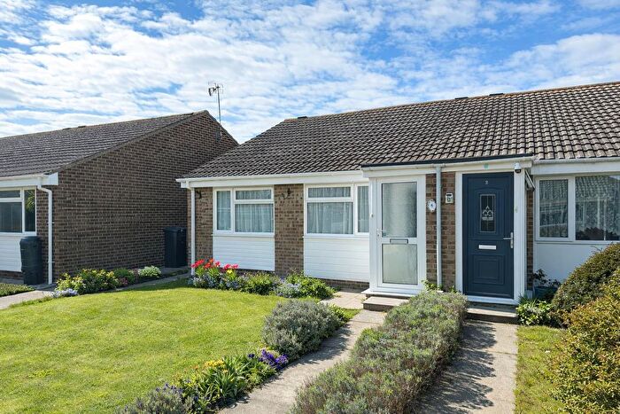 2 Bedroom Semi-detached Bungalow For Sale In Hiller Walk, Lee-On-The-Solent, PO13