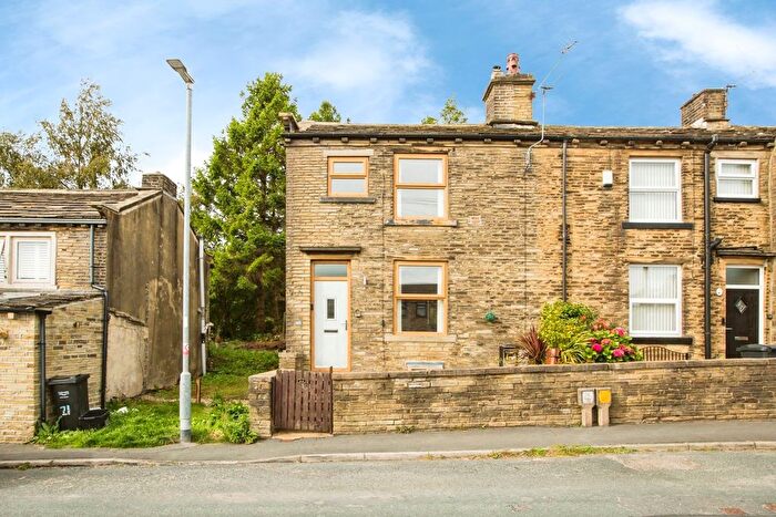 2 Bedroom End Of Terrace House For Sale In Bradshaw Lane, Halifax, HX2
