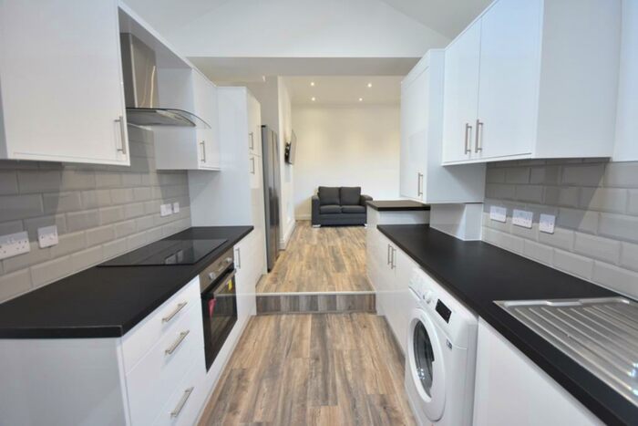 3 Bedroom Flat To Rent In Grosvenor Road, Jesmond, NE2