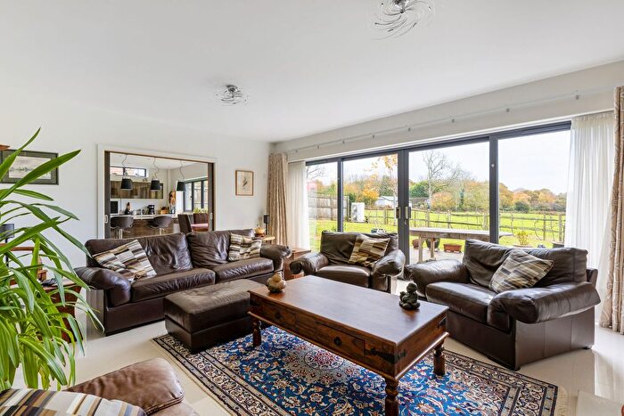 5 Bedroom Detached House For Sale In Blackberry Lane, Four Marks, GU34