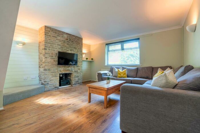 6 Bedroom Terraced House To Rent In St Michael's Road, Cirencester, GL7