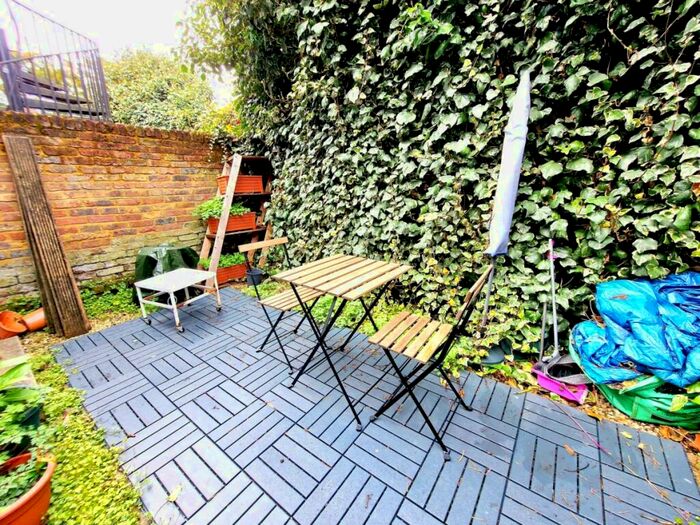 2 Bedroom Flat To Rent In Fairbridge Road, Archway, N19