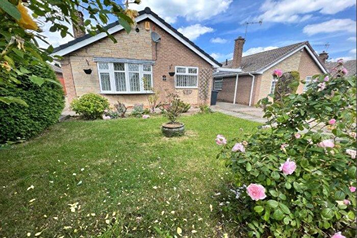 2 Bedroom Bungalow To Rent In Hucklow Avenue, Chesterfield, S43