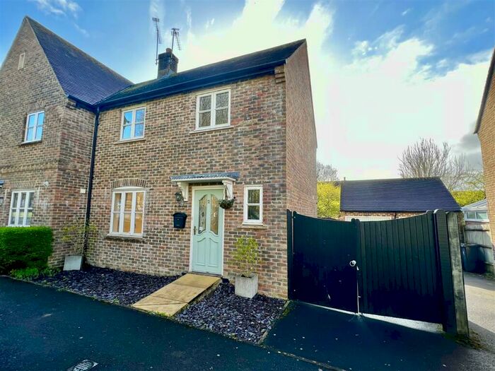 3 Bedroom Semi-Detached House To Rent In Chestnut Road, Charlton Down, Dorchester, DT2