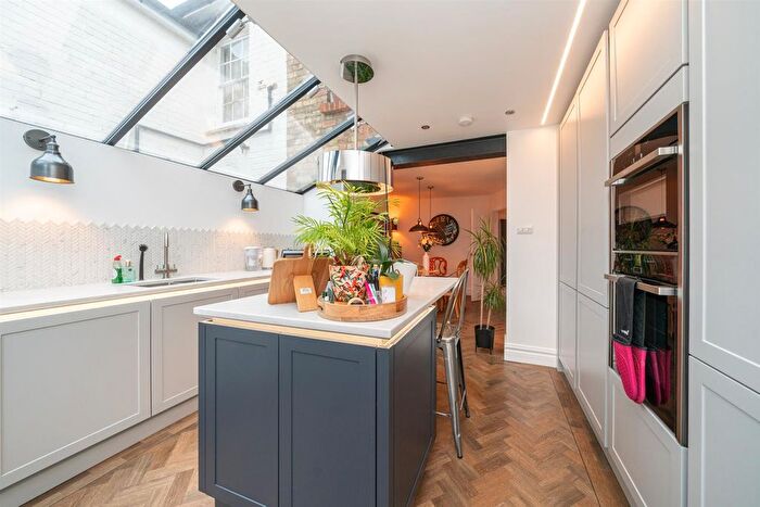 3 Bedroom Terraced House For Sale In Inkerman Road, St.Albans, AL1