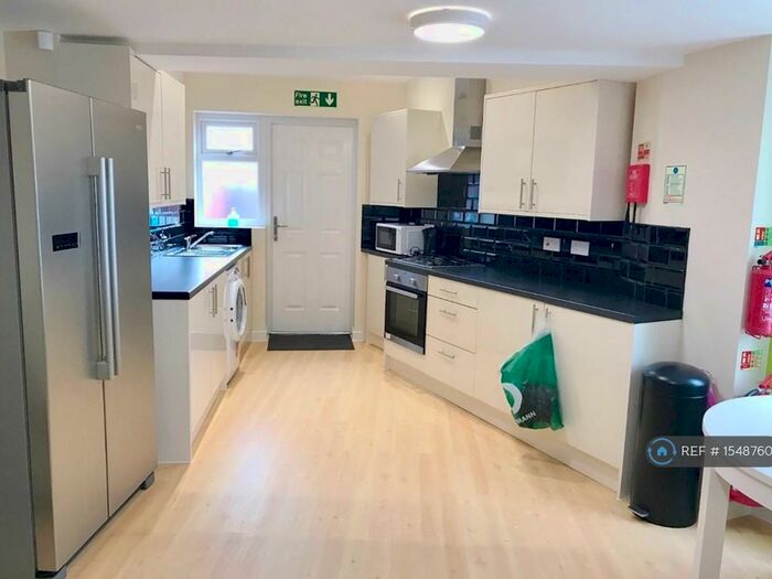 6 Bedroom Terraced House To Rent In Hall Lane, Liverpool, L7