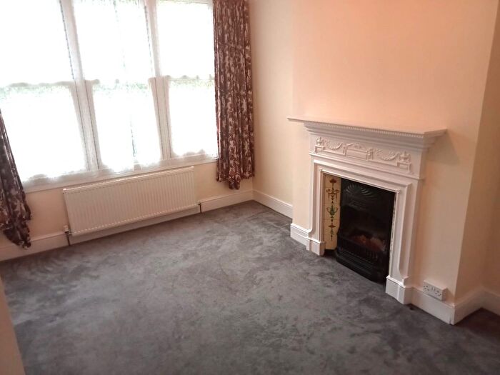 1 Bedroom Flat To Rent In Highwood Avenue, London, N12