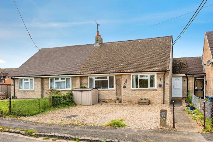 2 Bedroom Semi-Detached Bungalow For Sale In Flexneys Paddock, Stanton Harcourt, Witney, OX29