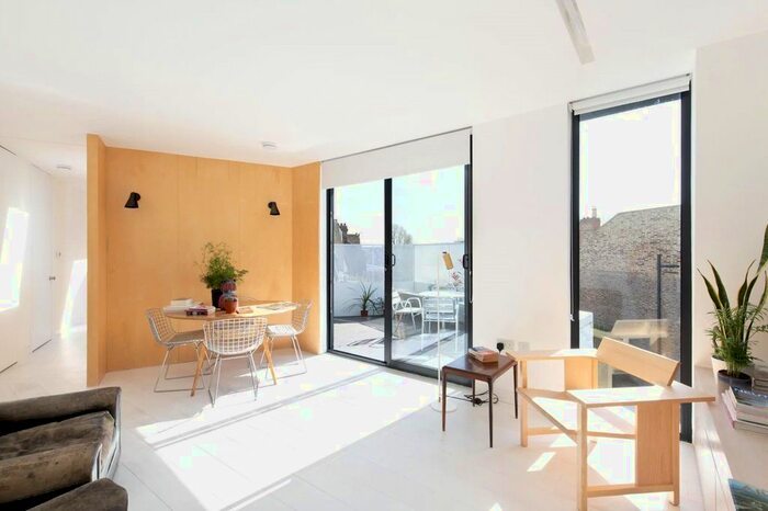 2 Bedroom Flat To Rent In Sulgrave Road, London, W6