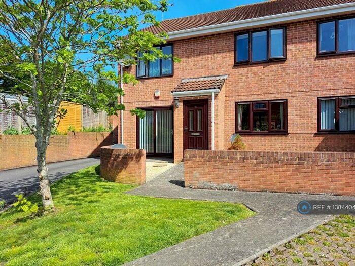 1 Bedroom Flat To Rent In St.Leonards Court, Yeovil, BA20