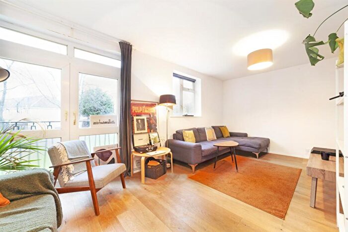 2 Bedroom Apartment To Rent In Church Vale, Forest Hill, SE23