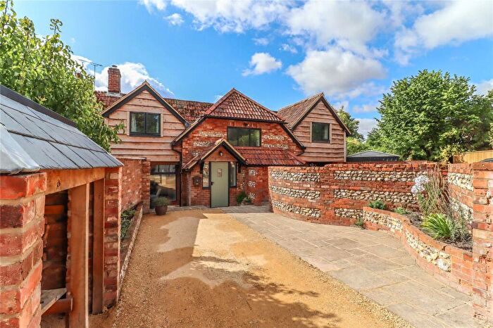 4 Bedroom Cottage For Sale In The Rank, Weyhill, Andover, Hampshire, SP11