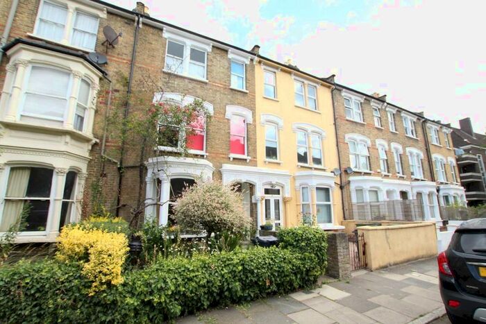 2 Bedroom Flat To Rent In Connaught Road, London, N4