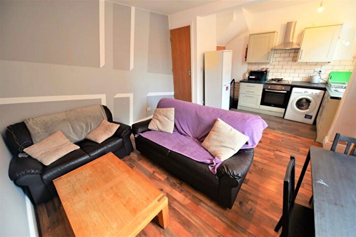 3 Bedroom House To Rent In Thornville Avenue, LS6