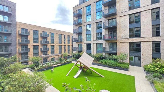 1 Bedroom Apartment To Rent In Dragonfly Walk, London, N4
