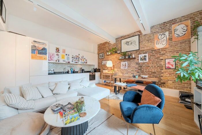 2 Bedroom Flat To Rent In Drapers Road, London, N17