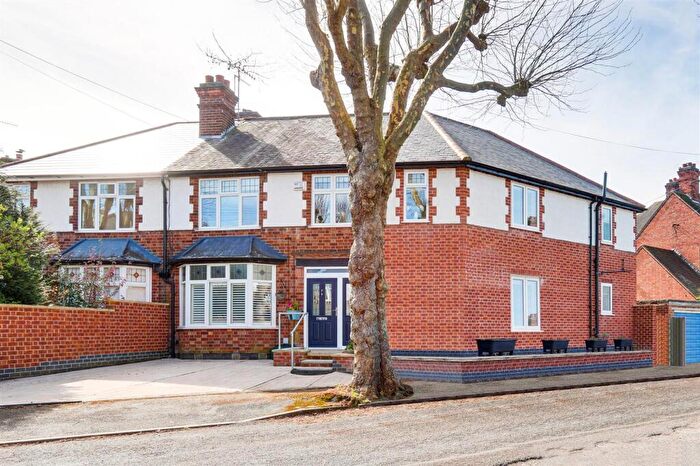6 Bedroom Detached House For Sale In Woodland Grove, Woodthorpe, NG5