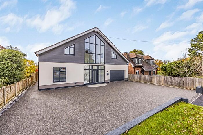 5 Bedroom Detached House For Sale In Lovedean Lane, Waterlooville, PO8