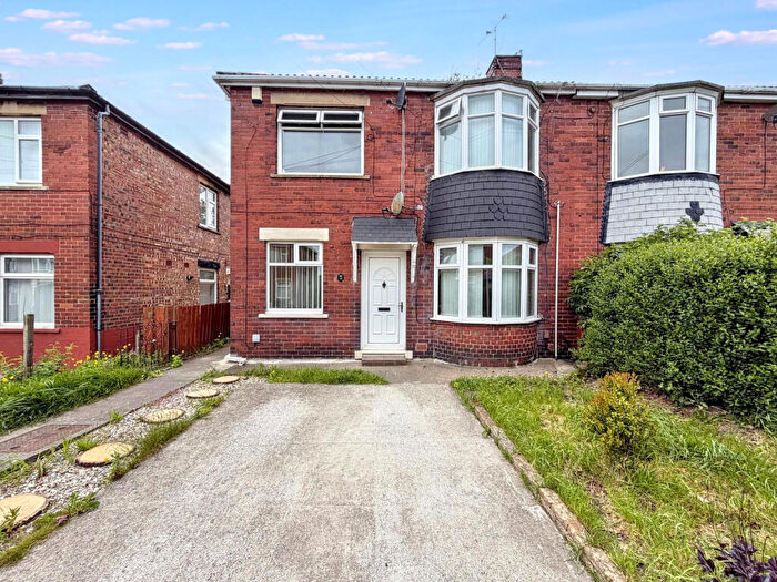 2 Bedroom Flat To Rent In St. Julien Gardens, Wallsend, Tyne And Wear, NE28