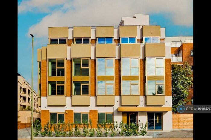 Studio To Rent In Arka House, London, N20