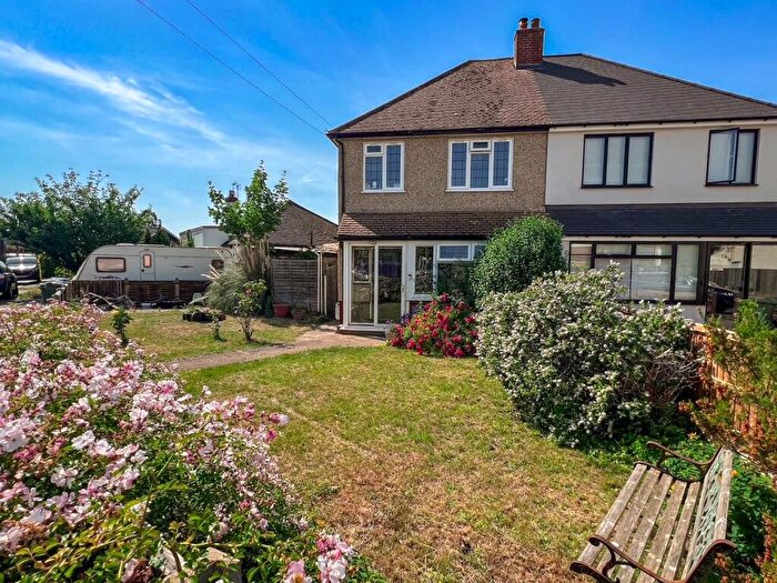 3 Bedroom Semi-Detached House For Sale In Dunstable Road, West Molesey, KT8