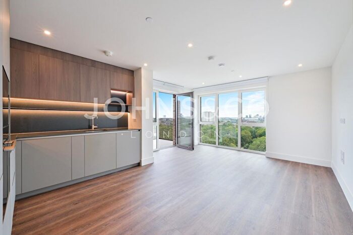 2 Bedroom Flat To Rent In Bow View, Maple Mews, London, E3