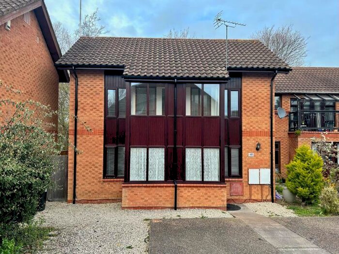 3 Bedroom Detached House To Rent In Cockerell Grove, Shenley Lodge, MK5