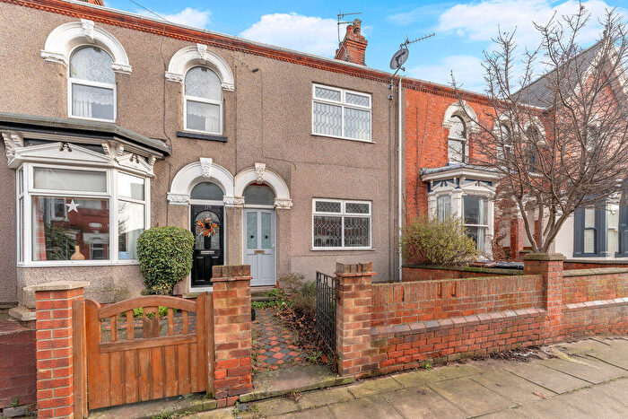 3 Bedroom Terraced House To Rent In Legsby Avenue, Grimsby, DN32