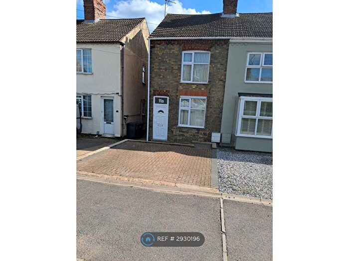 3 Bedroom Semi-detached House To Rent In Broadway, Peterborough, PE7