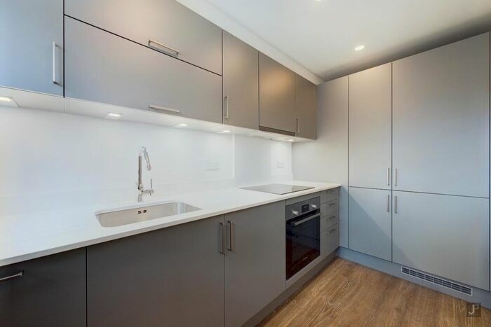 2 Bedroom Property To Rent In Warley Street, Great Warley, Brentwood, CM13