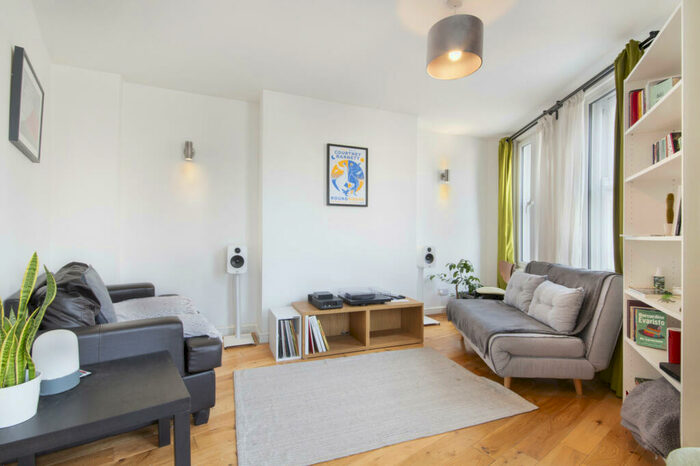 2 Bedroom Flat For Sale In Brockley Cross, Brockley, SE4